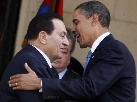 Egypts President Mubarak welcomes U.S. President Obama during meeting in Cairo. Photo by Muhammad Ghafari.