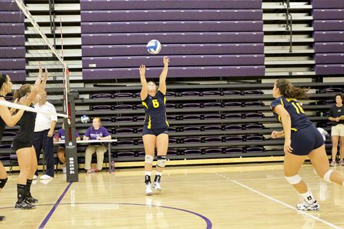 Sophomore Maddie Hudac and the women’s volleyball team hope to recover after losing all four matchups in straight sets at the first NCAC Power Weekend of the season. ALLEGHENY SPORTS INFORMATION 
