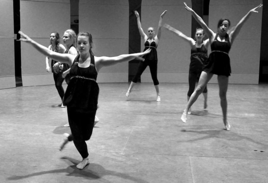 JaDE+performers+practice+their+dance+for+the+benefit+concert+this+Saturday+March+28+at+7+p.m.+in+Shafer+Auditorium.+It+is+the+8th+annual+concert+benefiting++the+Crawford+County+Special+Olympics.+