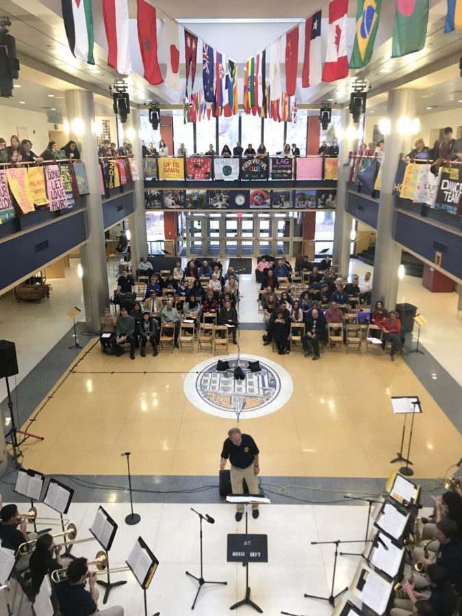 Family, friends and students gather to watch the Allegheny Jazz Band perform on Sunday, Nov. 12, 2017 in the Henderson Campus Center Lobby.