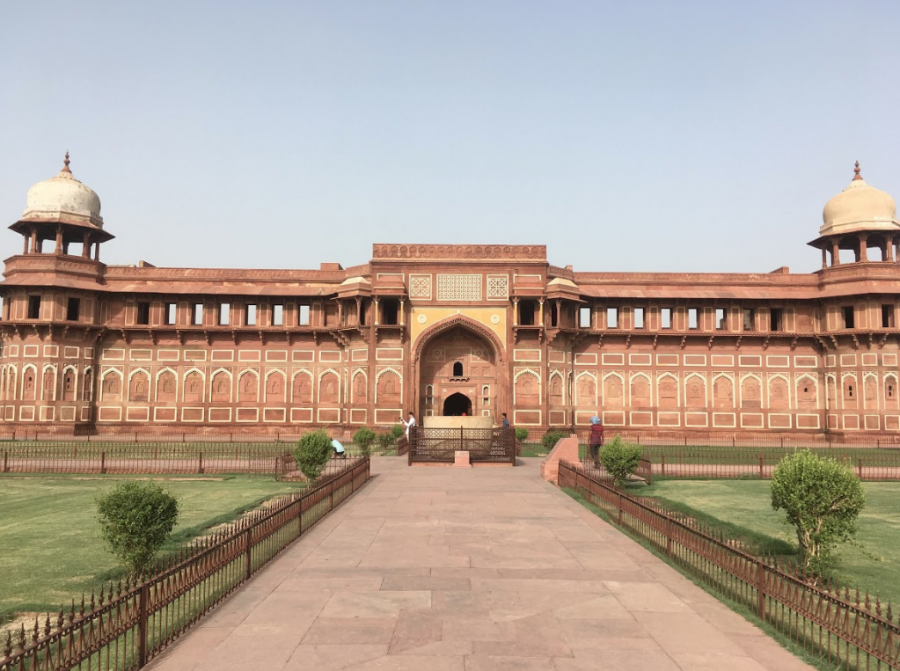 Students on the India Experiential Learning Seminar stopped at Fatehpur Sikri during summer 2018.