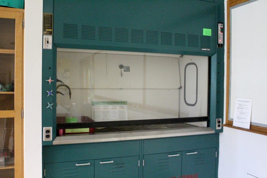 “Fume hoods” like this one in the Doane Hall of Chemistry helped some of Professor Tim Chapp’s class meet at almost full capacity before the vaccine became widely available.