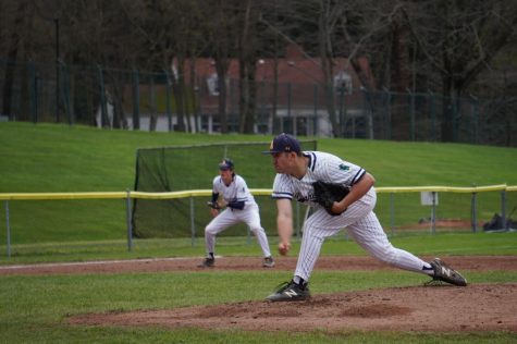 Bobby Kusinsky, `23, pitches to Kenyon during the Gators’ doubleheader on May 4.