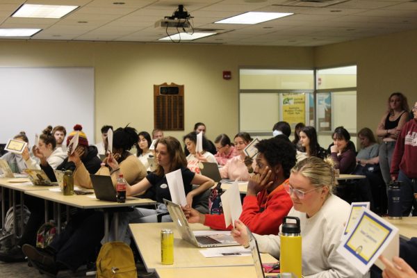 ASG senators vote unanimously to recognize the Rotaract Club during the General Assembly on Tuesday, Feb. 4.